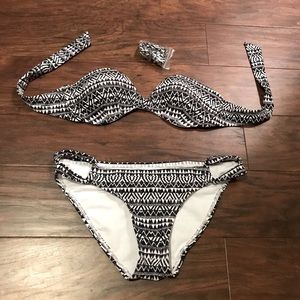 Women’s Size Small Bikini - Straps included